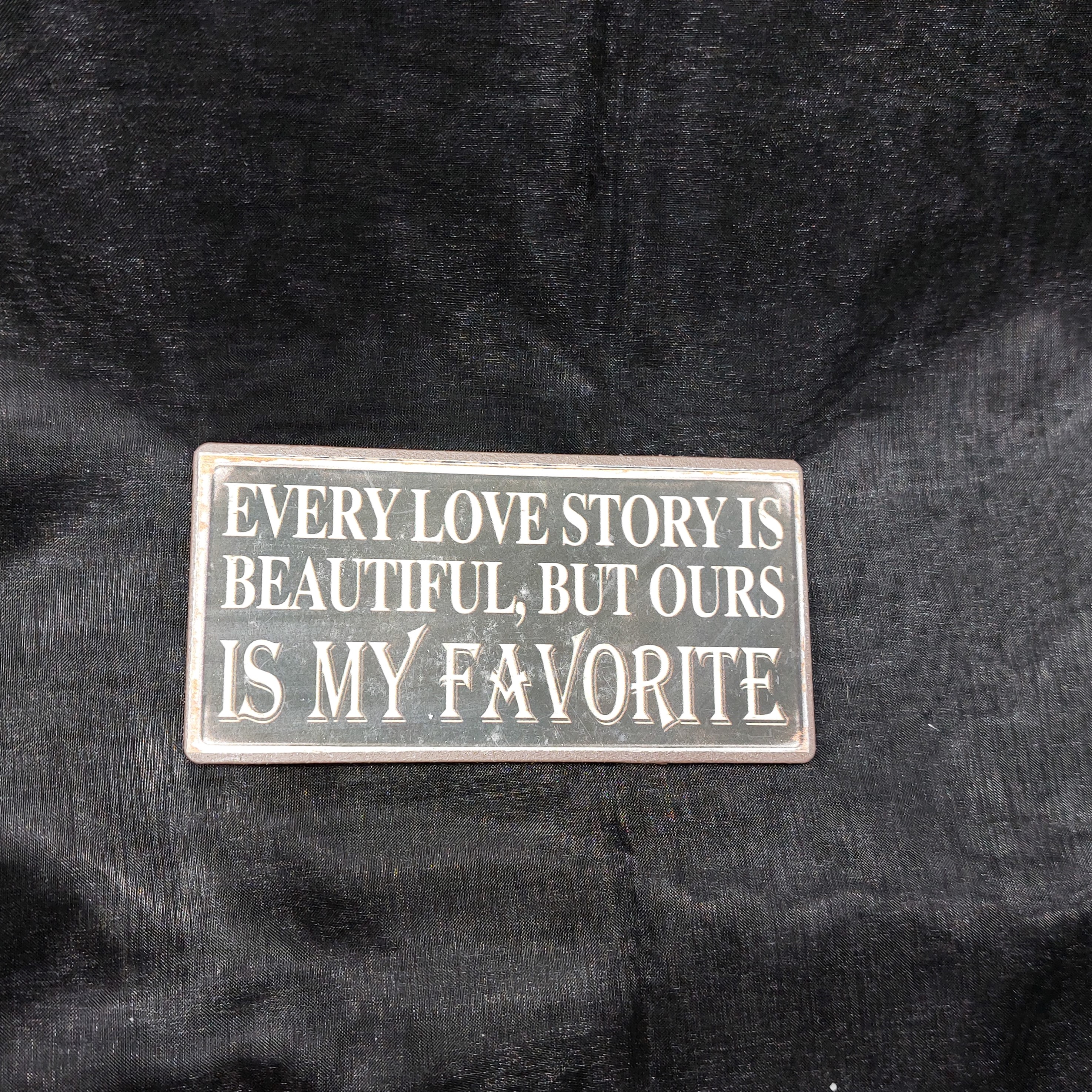 Magneet 'Every love story'