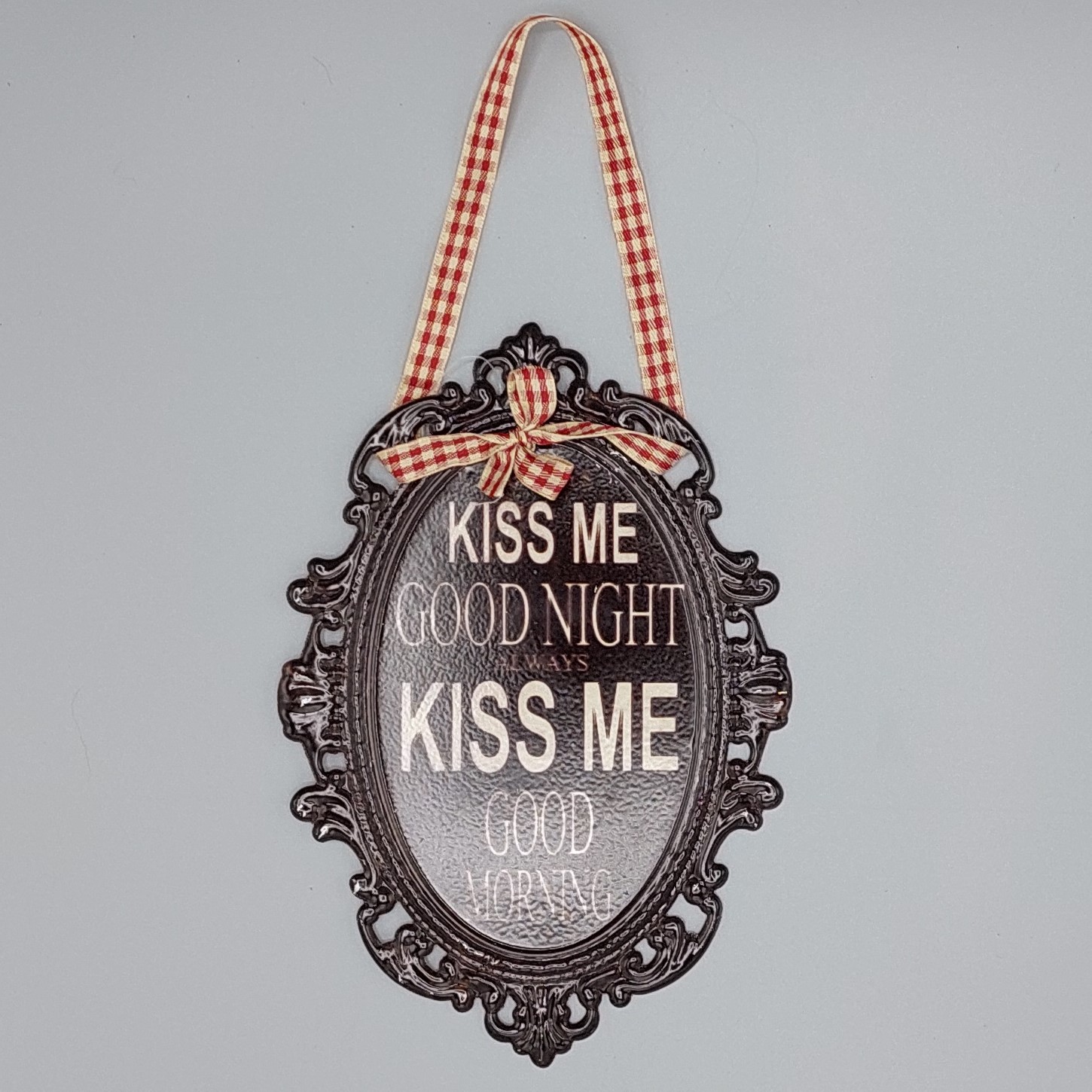 Tekstbord 'Always kiss me goodnight'