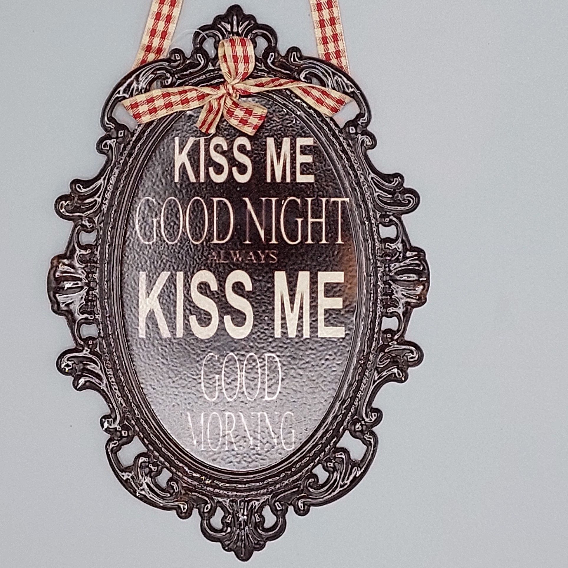 Tekstbord 'Always kiss me goodnight'