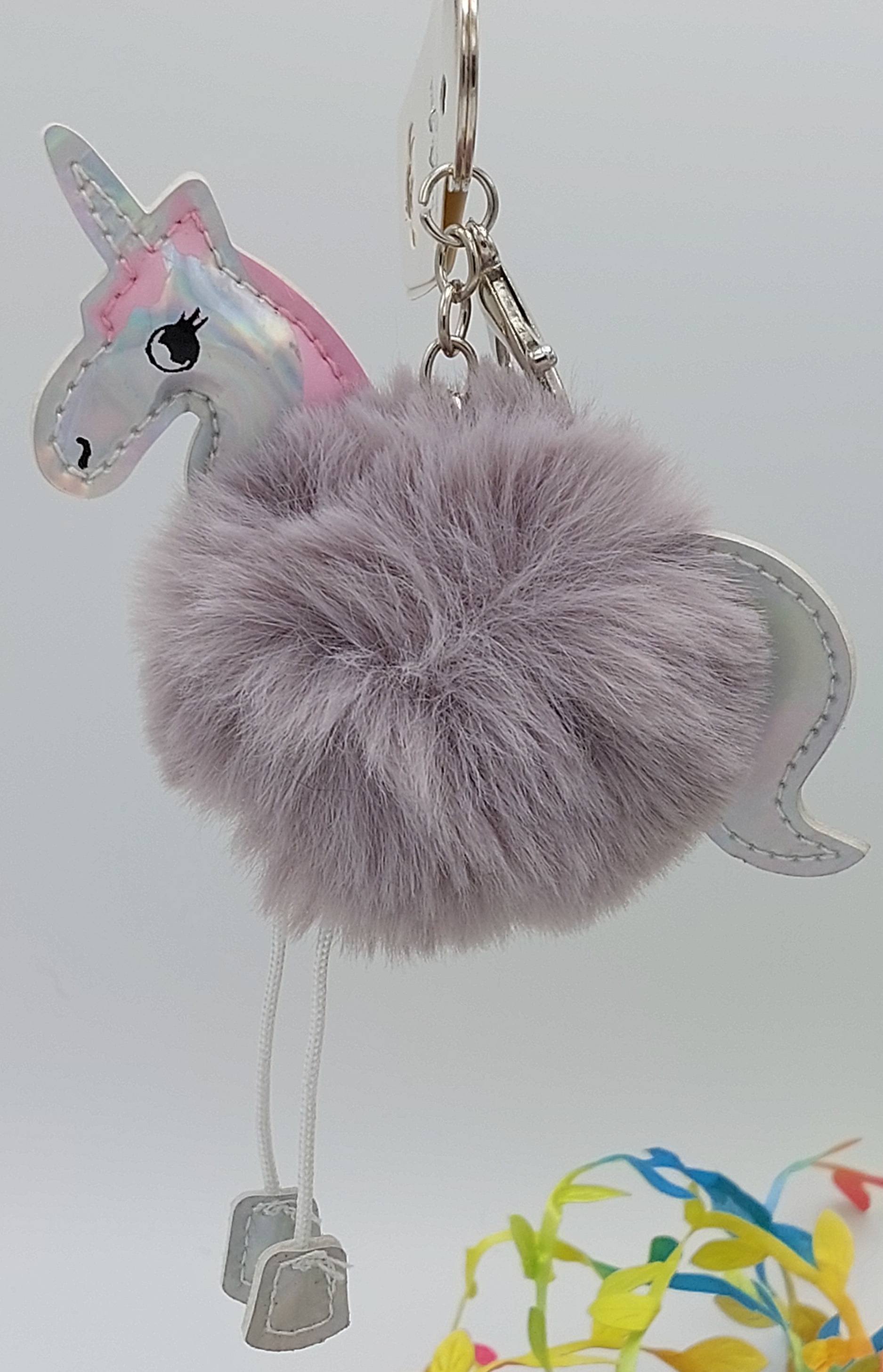 Tashanger Unicorn met zwarte Pompom