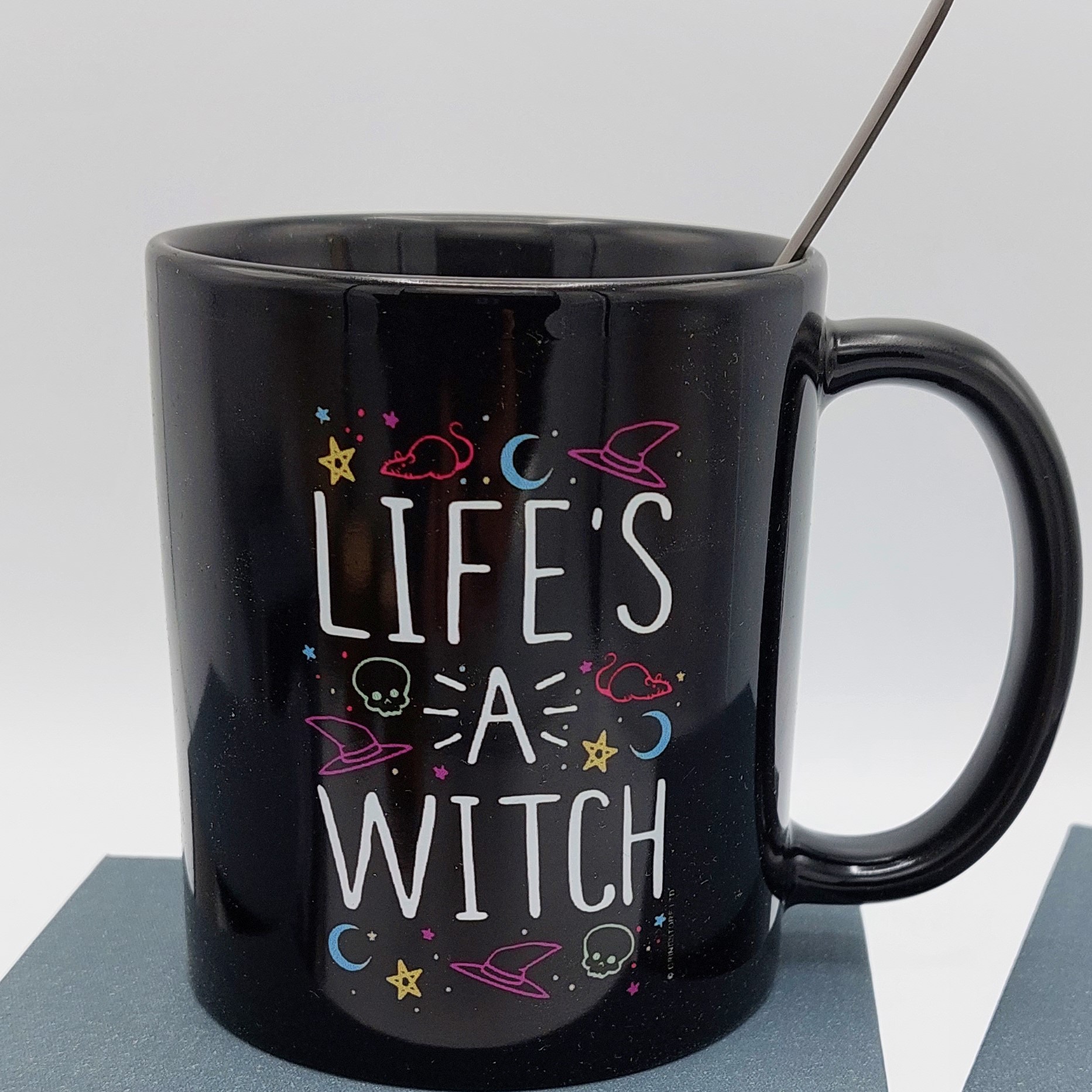 Mok, 'Life is a witch'