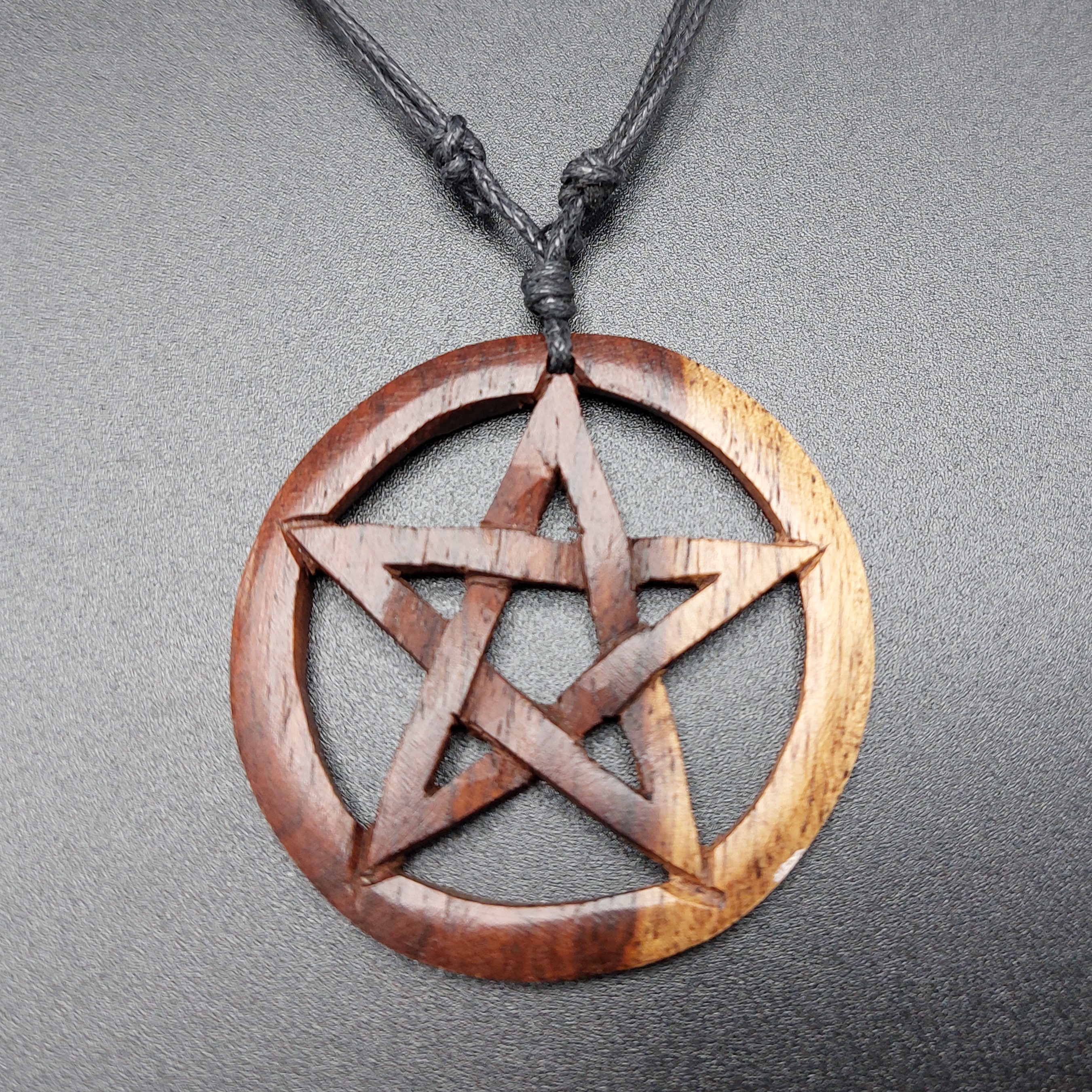 Hanger 'Pentagram in hout'