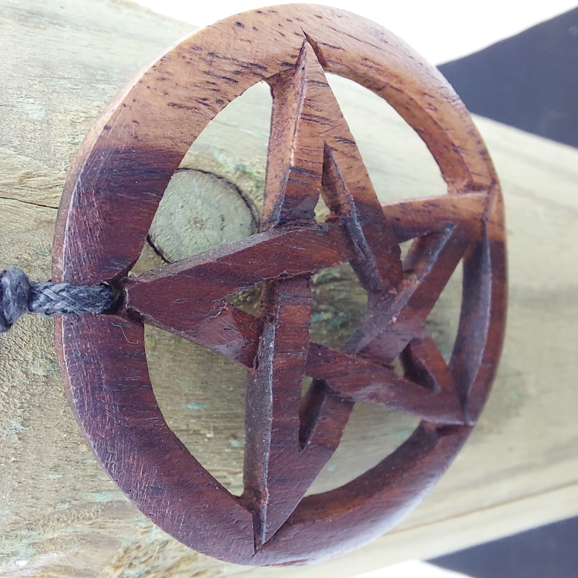 Hanger 'Pentagram in hout'