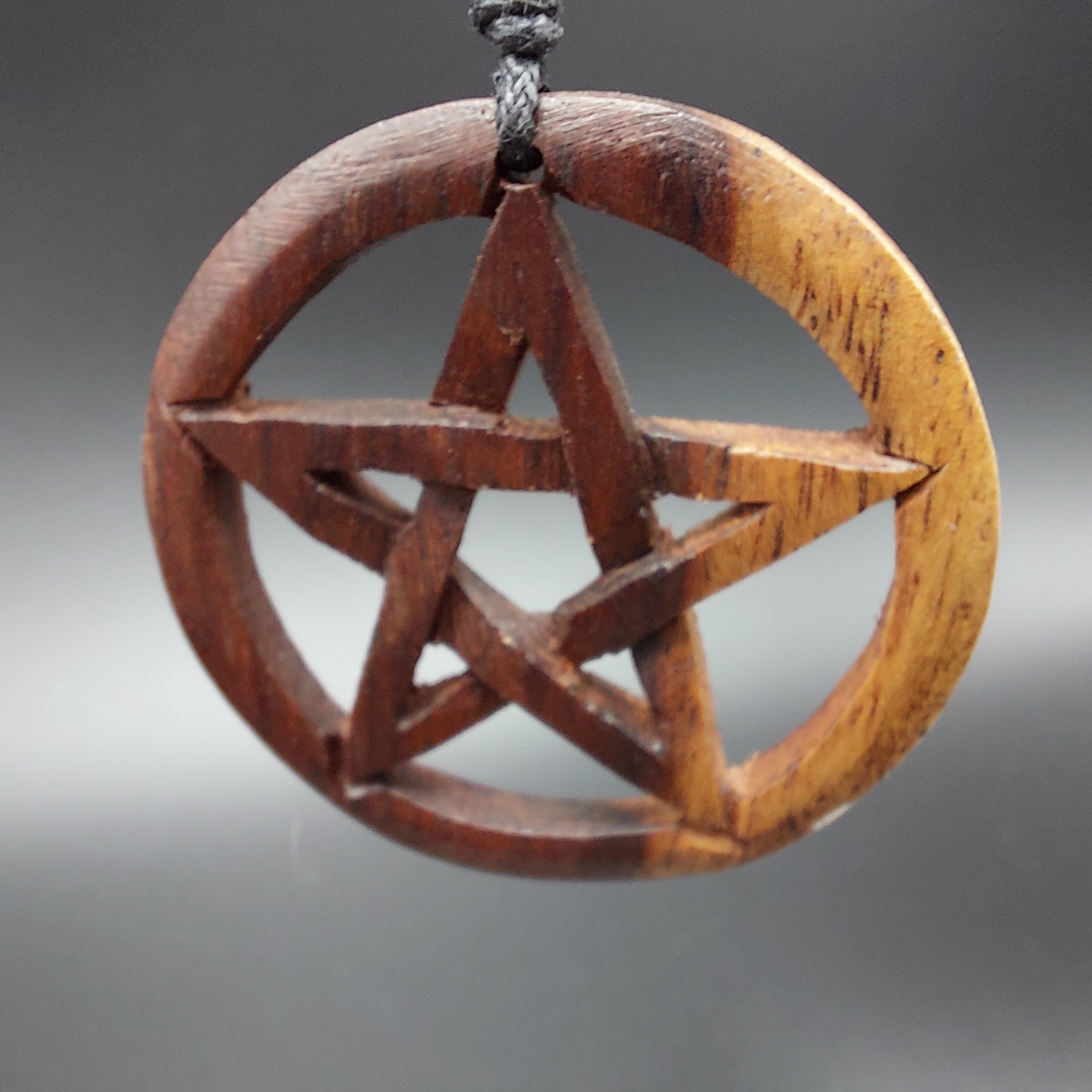 Hanger 'Pentagram in hout'