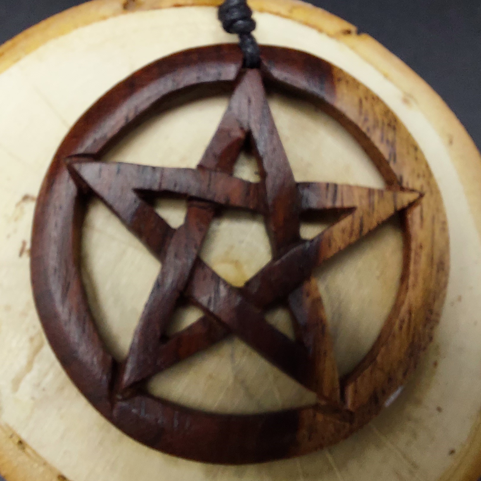 Hanger 'Pentagram in hout'