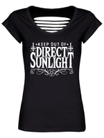 T-shirt 'Keep out of direct sunlight', zwart